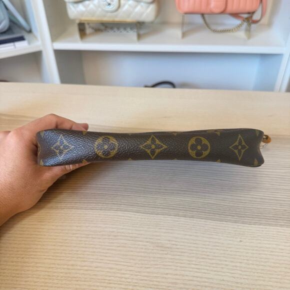 Louis Vuitton Monogram Pochette Accessories - Picture 5 of 13